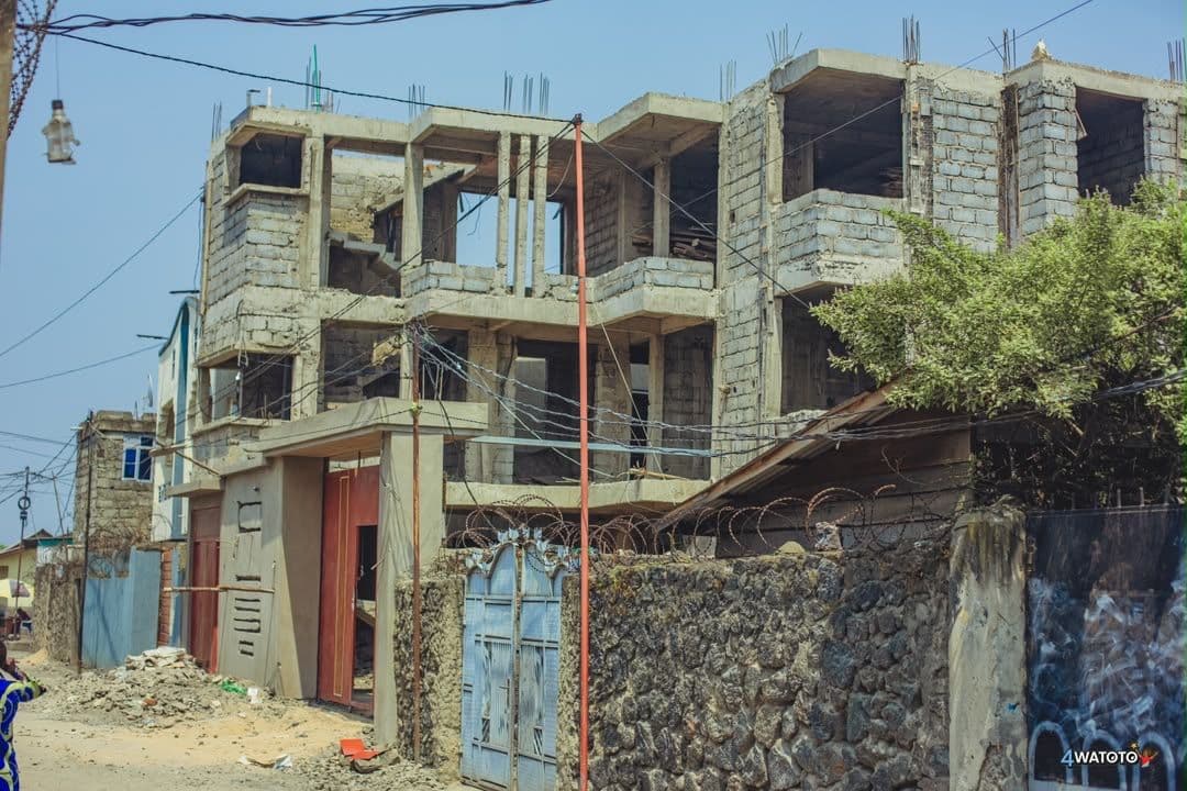 Renovatie 4WatotoHouse & Talent Center